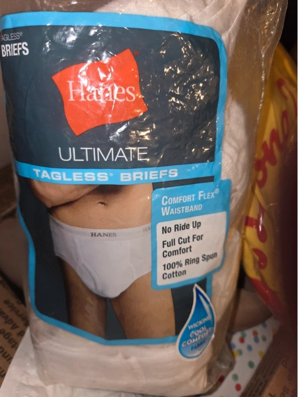 Haynes ultimate tagless briefs size large
